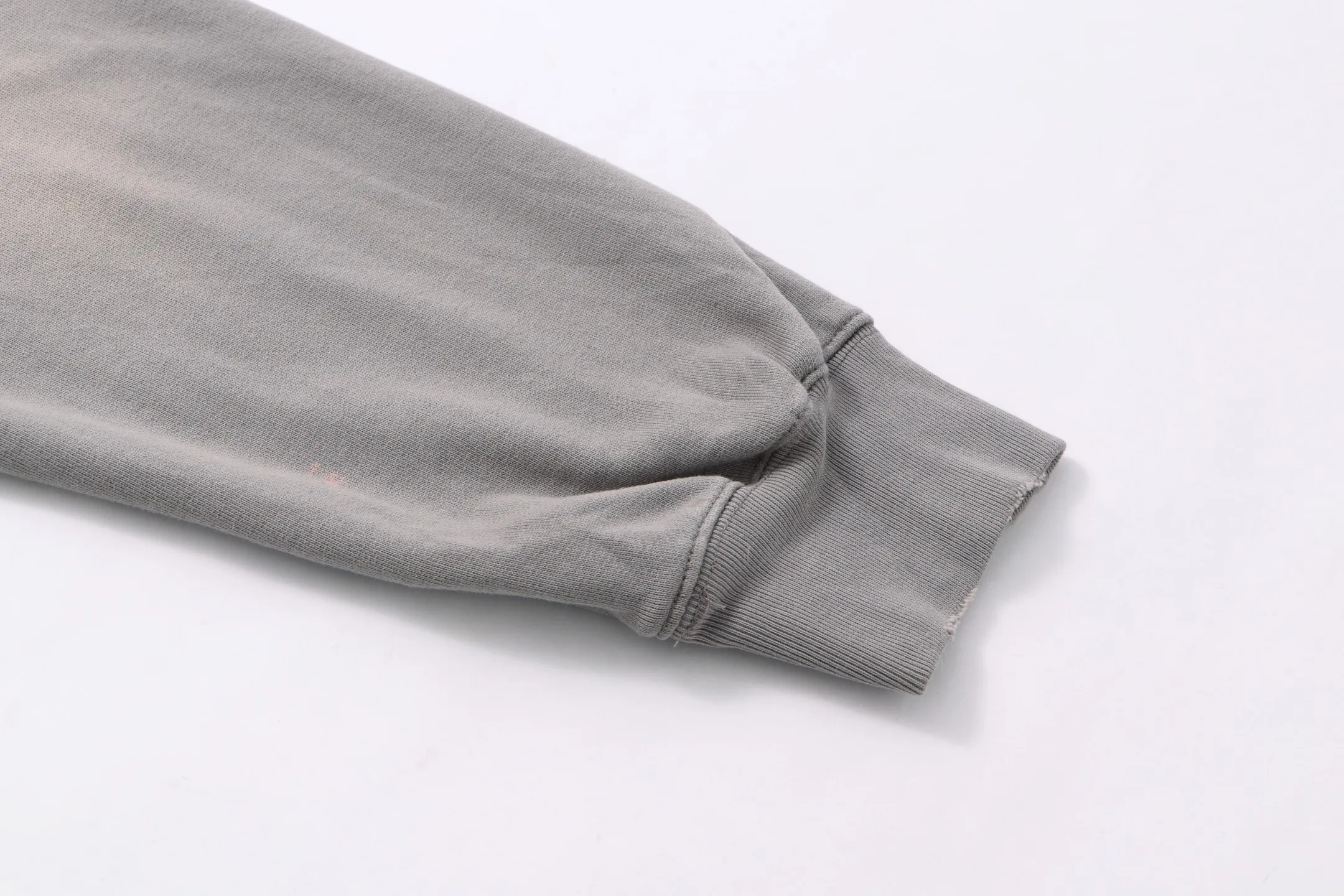 Style No. S111 P320💰 (450g version) SSSAINT LOUIS splash-ink logo long-sleeved zipper hoodie sweatshirt is made of 450g dense cotton fabric, with a loose fit. Same style for men and women.   Size S-XL